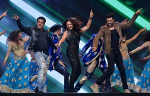 salman-sonakshi-maniesh-dabangg-entnetwrk